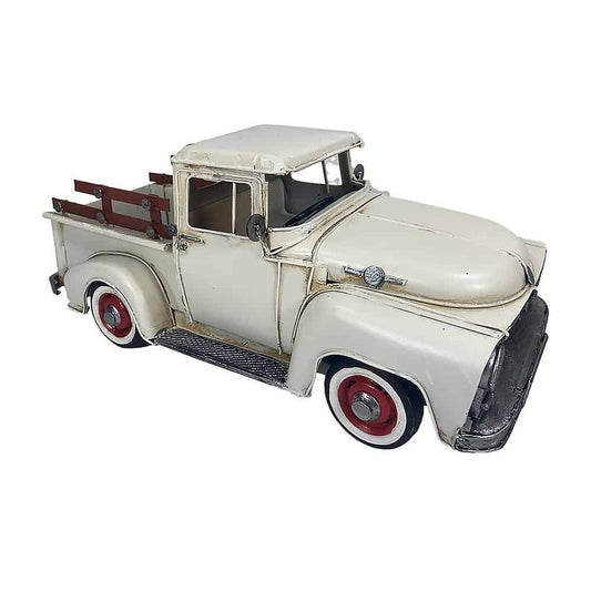 Camion blanc en métal vintage